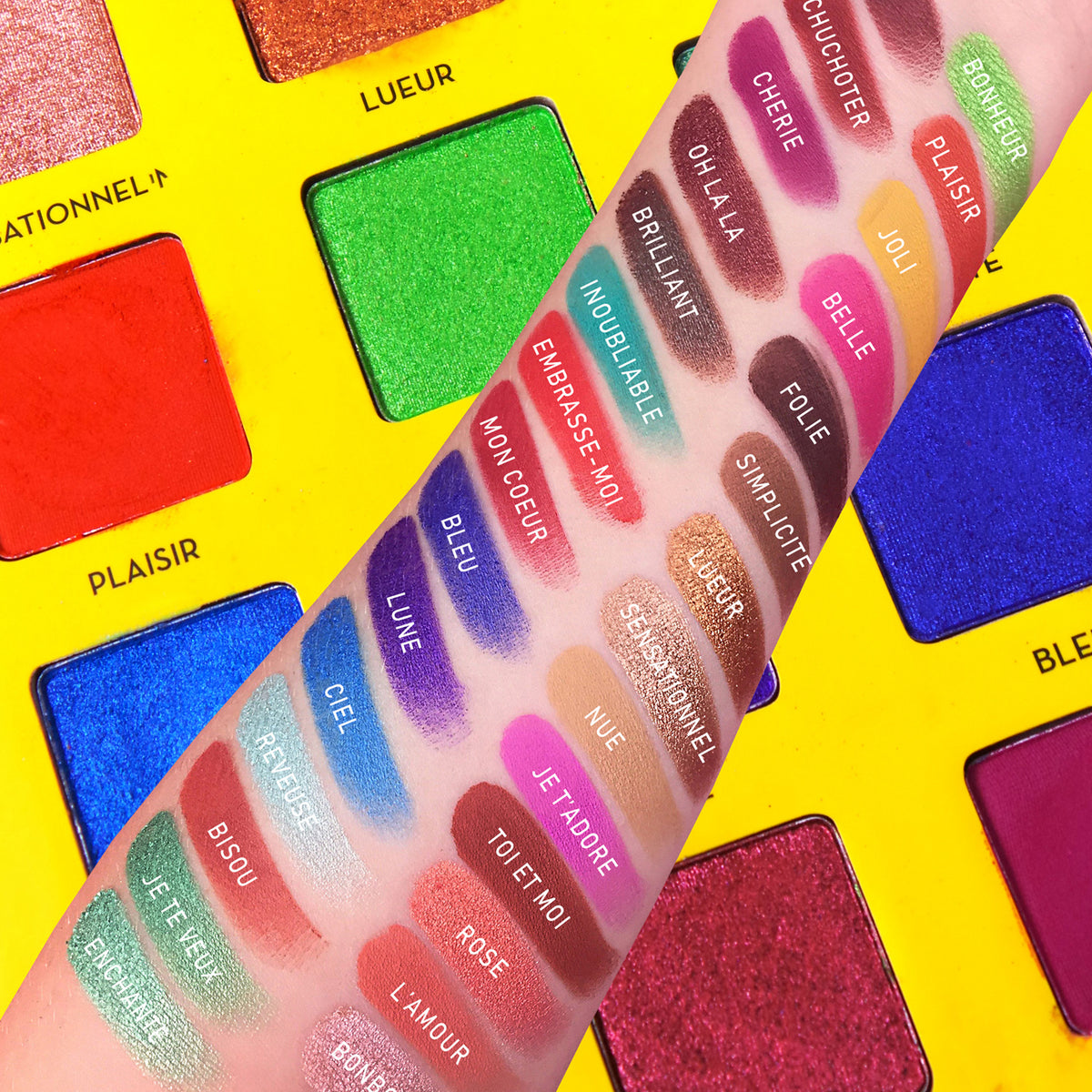 C'est Fantastique 30 Vivid Colors Eyeshadow Palette Swatch